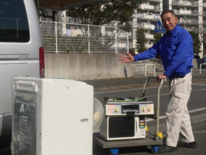 部屋から家電とゴミの回収処分