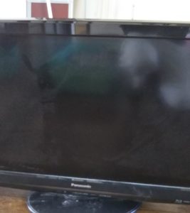 東久留米市の部屋にあった液晶テレビ